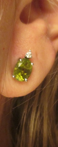 xxM1268M Peridot and diamond earrings Takst valution N Kr 6500